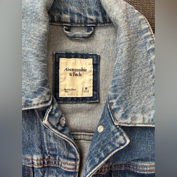 Abercrombie & Fitch Med Wash Denim Jacket - Picture 2 of 4